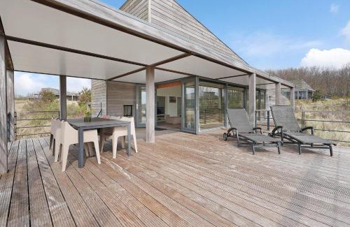 Ouddorp Villa | Unforgettable Ocean View Stay at Villa Super VIP 4 Pers.