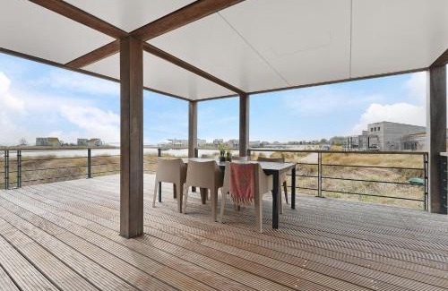 Ouddorp Villa | Unforgettable Ocean View Stay at Villa Super VIP 4 Pers.