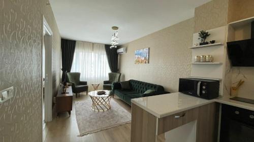 Esenyurt Apartment | Convenient 1-Bedroom Hotel with Free WiFi & Parking
