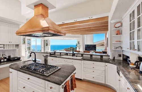Country Club House | Elegant Oceanview Villa in La Jolla with Pool & Hot Tub