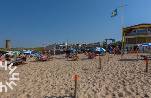 Domburg Apartment | Tranquil Tinyhouse Domburg in the Heart of the City
