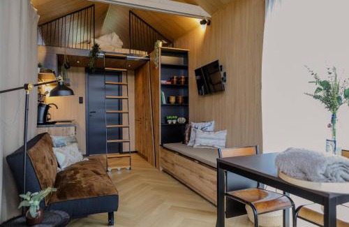 Waarde Ski Chalet | Inviting Tinyhouse Retreat on Minicamping in Waarde