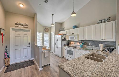 Ole Apartment | Top-Floor Condo Retreat with Pool & Hot Tub in Lely Resort