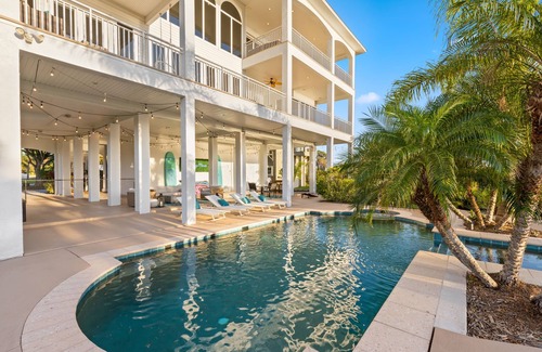 Tarpon Springs Villa | Elegant Waterfront Retreat with Pool & Gulf Access