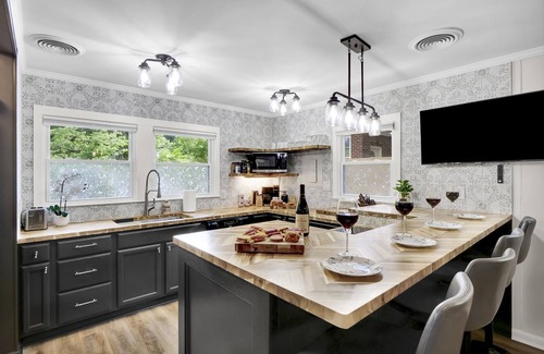 University Park House | Top-Rated Wolfpack Retreat: Walk to NC State & Enjoy Amenities