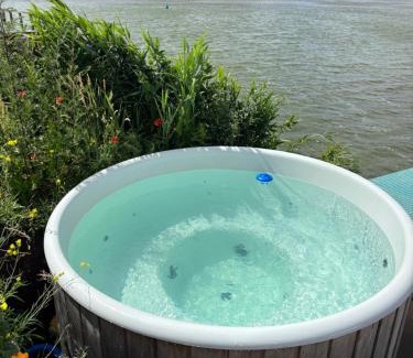 Municipality of Hollands Kroon House | Luxe woning met hottub en zeezicht VP074