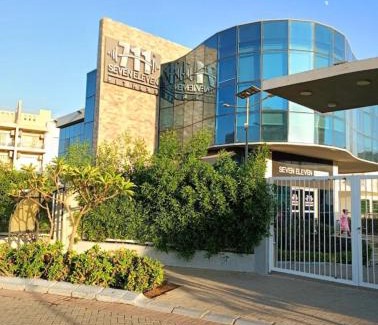 Sheikh Zayed City Apartment | Elegant Apartment with Private Garden & Pool Access