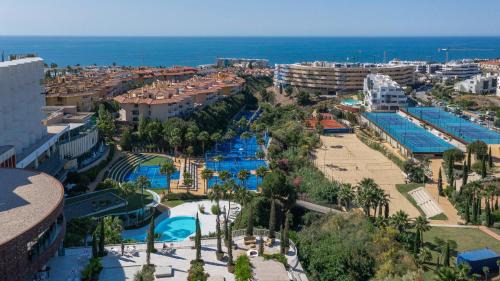 Fuengirola Apartment | Elegant Apartment in Higuerion with Pool and Terrace