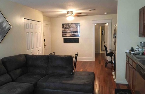 Niskayuna Apartment | luxery lounge with free parking