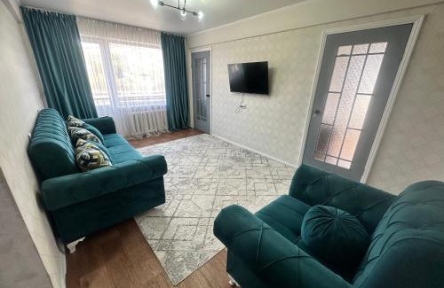 Oskemen Apartment | Inviting LuxHome на УК: Family-Friendly Stay with Breakfast