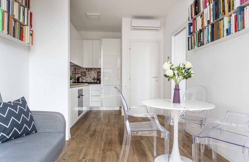 Centro Direzionale Apartment | Cozy 1 Bedroom Apartment in Porta Nuova with Kitchen