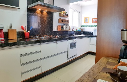 Praia de Itaparica Apartment | Seaside Comfort with Pool and Pet-Friendly Amenities