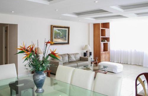 Copacabana Apartment | Elegant Luxo Hotel in Copacabana - Family Friendly Escape