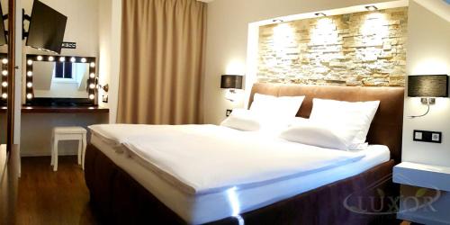 Lienz Apartment | Exceptional Luxor City Apartments: Family Friendly & Accessible