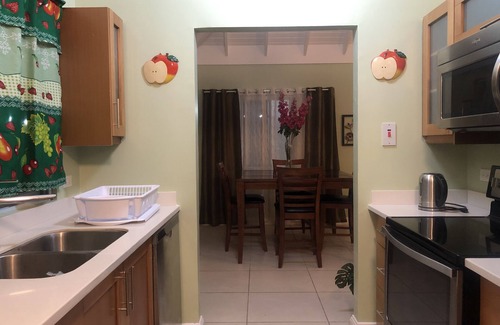 St. Ann's Bay House | Discover Luxor Villa: Ideal Spot Near Ocho Rios Attractions
