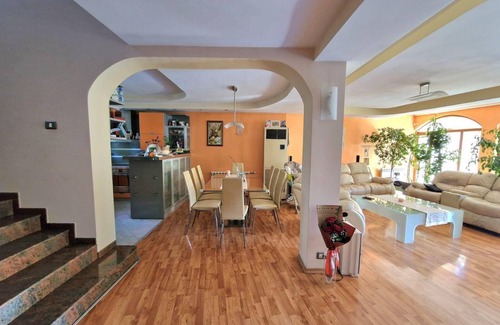 Razgrad House | Elegant Retreat in the Heart of Town with Private Pool