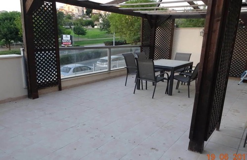 Beit Shemesh House | Elegant Five Bedroom Duplex: Pet Friendly & Breakfast Included
