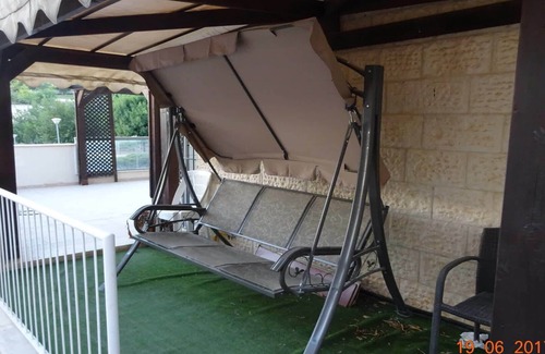 Beit Shemesh House | Elegant Five Bedroom Duplex: Pet Friendly & Breakfast Included