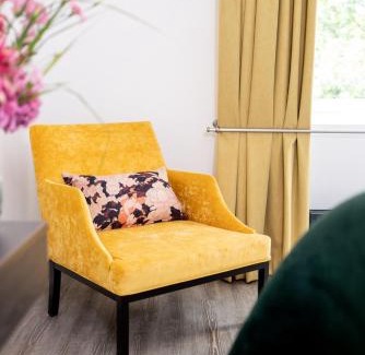 Karben Hotel | Discover Luxstay Karben: Pet-Friendly & Self-Check-In