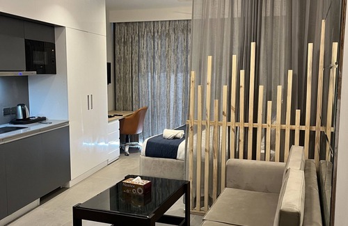 Noida Apartment | Discover Luxsugero on the 27th Floor with Pool & Spa