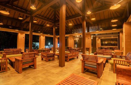 Pottuvil Division 2 Hotel | LUXTORI Arugambay - In-house guests are entitled to a 10 percent off at Cilantro Restaurant, Bloom Cafe, and Zeste Bar Lounge