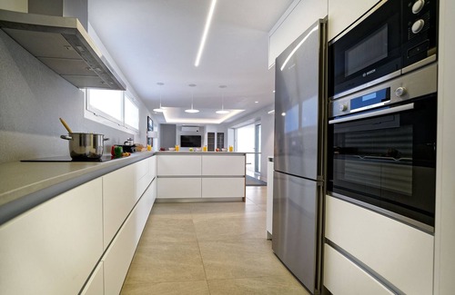 Meloneras Apartment | Elegant Oasis with Oceanfront Views in Maspalomas