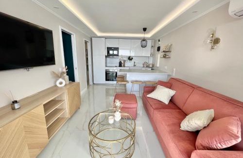 Cap d'Ail Apartment | Oceanfront Apartment with Pool & Free Parking in Monaco