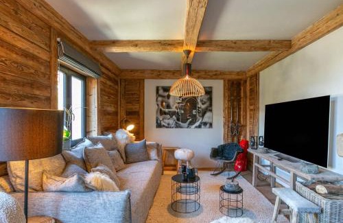 Val-d'Isere Apartment | Elegant Duplex with Jacuzzi & Hammam, Near Pistes and Shops