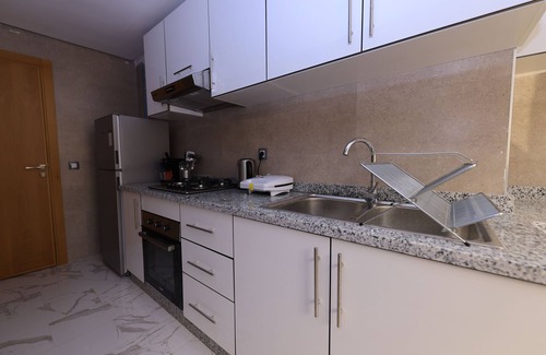 L'Ocean Apartment | Stylish New Apartment Minutes from Rabat Ville Station