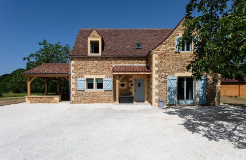 Saint-Crepin-et-Carlucet House | Exceptional 3 Bed Home with Pool, Spa & Boules Pitch
