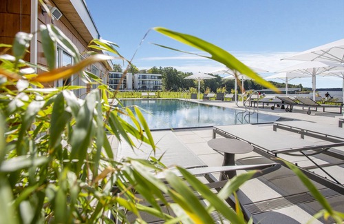 Muritz Apartment | Exquisite Oceanfront Retreat with Pool and Sauna Access