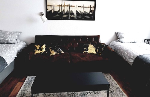 Solingen Apartment | Spacious 3-Bedroom Apartment with Terrace & Pet-Friendly Perks