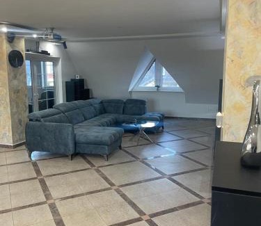Bobenheim-Roxheim Apartment | Elegant Apartment in the Heart of RLP - Rated 9.2/10