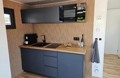Berliner Vorstadt Boat Rental | Elegant Houseboat SeaSide: Family-Friendly Getaway Awaits