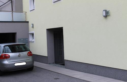 Zirl Apartment | Modern Apartment with Pet-Friendly Amenities & Top Rating