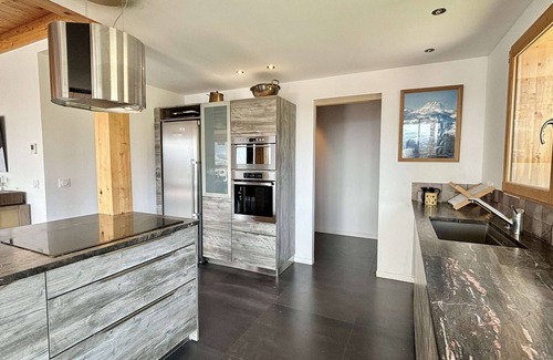 Notre-Dame-de-Bellecombe Ski Chalet | Spacious Chalet Notre-Dame-de-Bellecombe with Spa Access