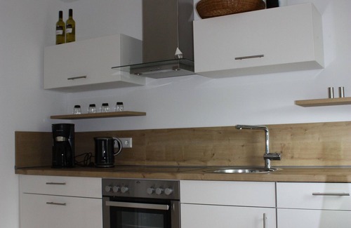 Elleringhausen House | Secluded Mountain Holiday House with Pool & Pet Friendly
