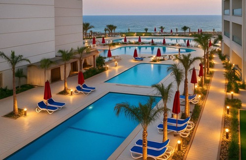 Al-Manasrah Ski Chalet | Explore Port Said: Cozy Stay with Pool and Family Amenities