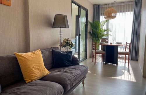 Bang Chak Apartment | Convenient Condo with Pool and Spa Near Train Access
