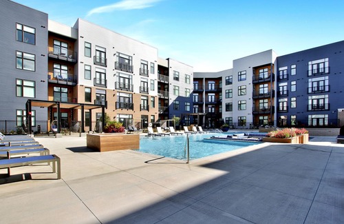 Wichita Apartment | Top-Rated 1BR Downtown APT with Pool, Sauna & Golf