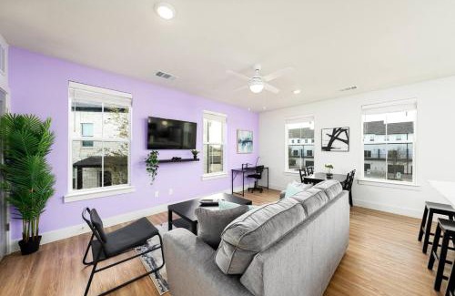Pflugerville Apartment | Luxurious 1BR Gem Steps from the Action