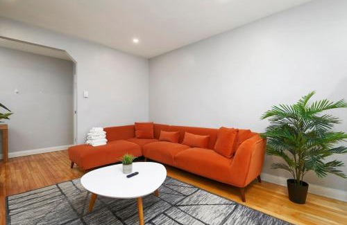 Cote-Des-Neiges—Notre-Dame-De-Grace Apartment | Luxurious 1BR unit in Montreal