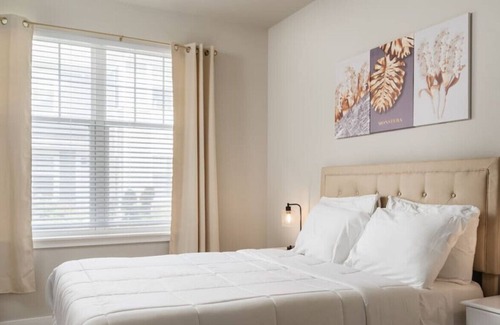 Plato Center Apartment | Modern 2-Bedroom Retreat with Pool & Kitchen Access