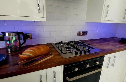 Seacroft Apartment | Ideal 2-Bed House Near Leeds City Centre - Perfect for Families