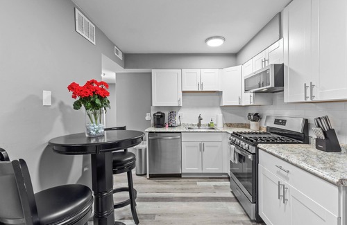 St. Charles Historic District Apartment | Elevated 2-Bedroom Retreat with Spa Near Main Street