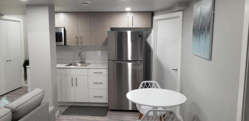 Winnipeg House | Cozy 2 Bedroom Basement Suite - Child Friendly & Rated 8.1