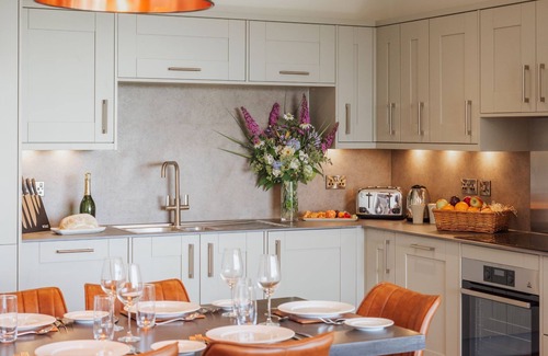 Chittlehamholt Cabin | Cozy 2 Bedroom Lodges with Scenic Meadow Views