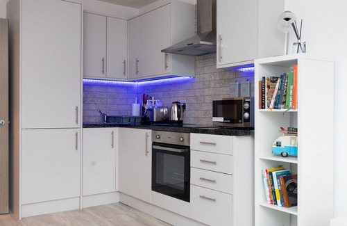 Chapeltown Apartment | Elegant 2-Bedroom Retreat in Leeds Near Dance School
