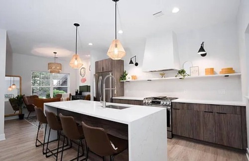 Asbury Park House | Luxurious 2-bedroom townhome with WiFi, AC in brilliant east side of Asbury Park