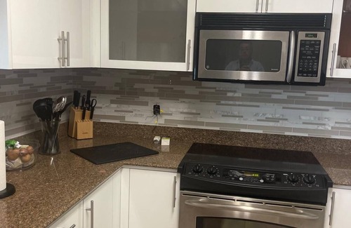 Sunny Isles Beach Condo | Luxurious 2BD Condo with Direct Ocean Views & Resort Pool in Sunny Isles